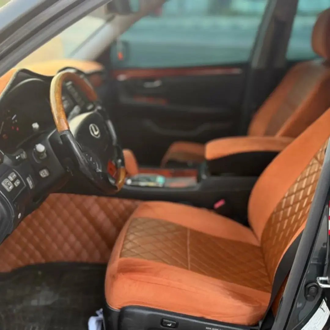 Lexus LS 430 2005 серый салон зaни — Дубай, ОАЭ