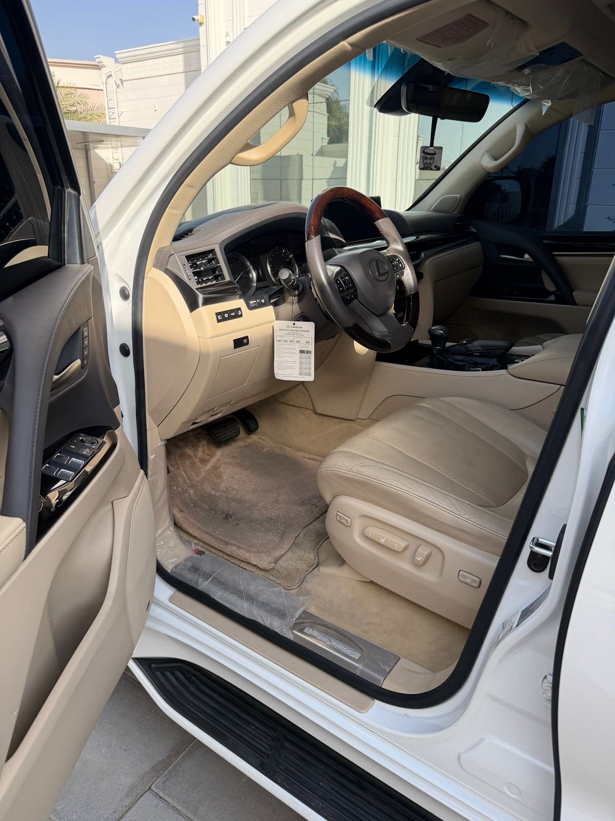 لكزس LX570 2017 (خليجي) — 215000 درهم — دبي, الإمارات