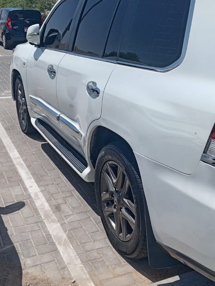 Lexus LX 570 2010 белый — Дубай, ОАЭ