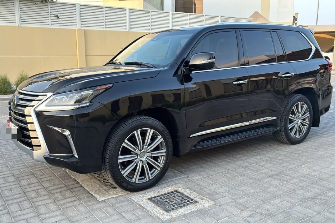 Lexus LX 570 2016 negro, equipado completo — Dubái, EAU Lexus LX 570 2016 negro, equipado completo — Dubái, EAU