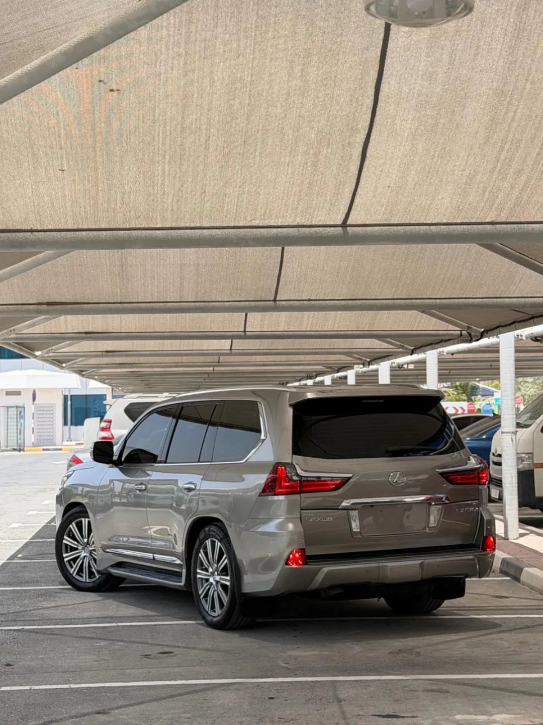 Lexus LX 570 2017 (GCC) equipamiento completo — Dubái, EAU Lexus LX 570 2017 (GCC) equipamiento completo — Dubái, EAU