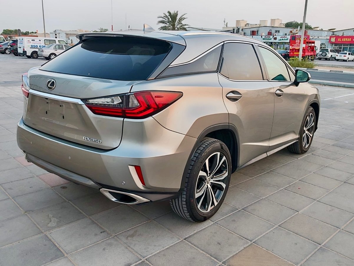 Lexus RX350 2017 plateado (importado de EE. UU.), full options — Dubái, EAU Lexus RX350 2017 plateado (importado de EE. UU.), full options — usado — Dubái, EAU