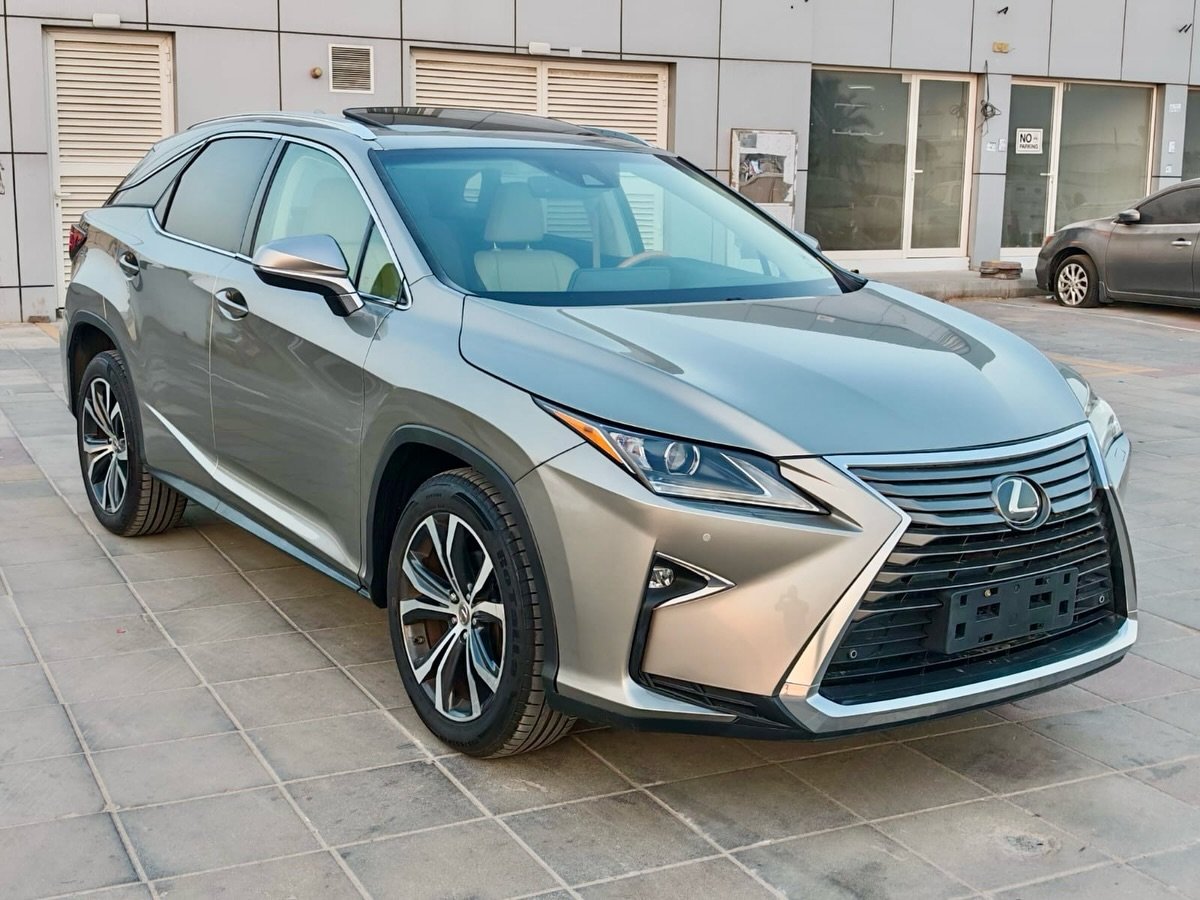 Lexus RX350 2017 plateado (importado de EE. UU.), full options — Dubái, EAU Lexus RX350 2017 plateado (importado de EE. UU.), full options — usado — Dubái, EAU