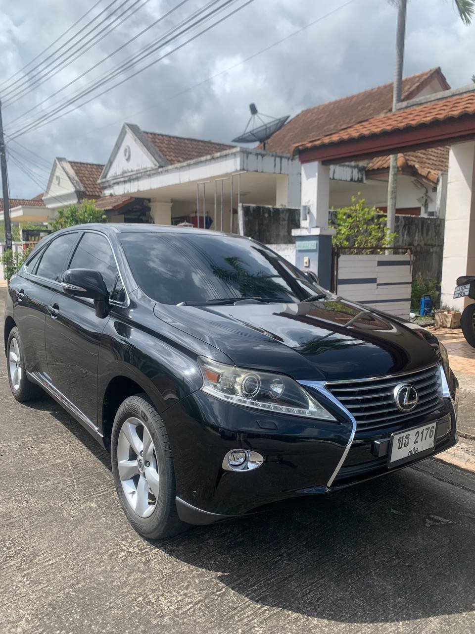 Lexus RX 270 400000 THB negro metalizado — Phuket, Tailandia