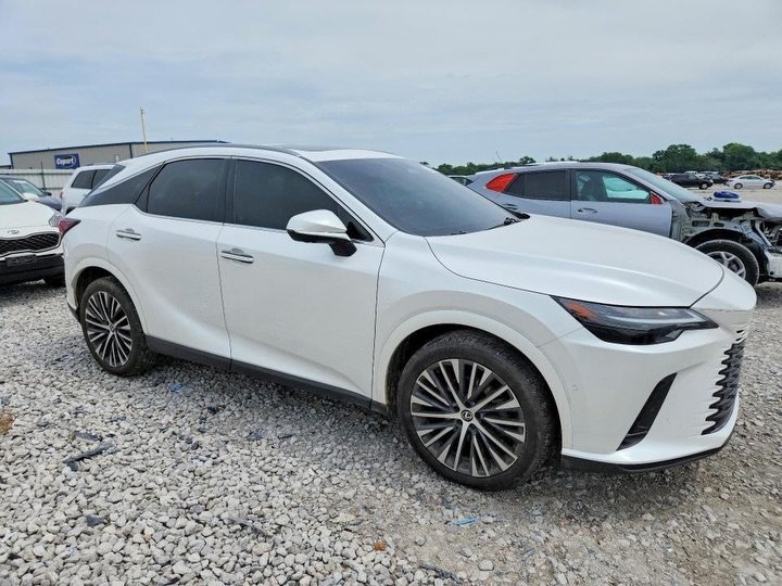 Lexus RX Premium 2024 blanco (subasta) — Dubái, EAU