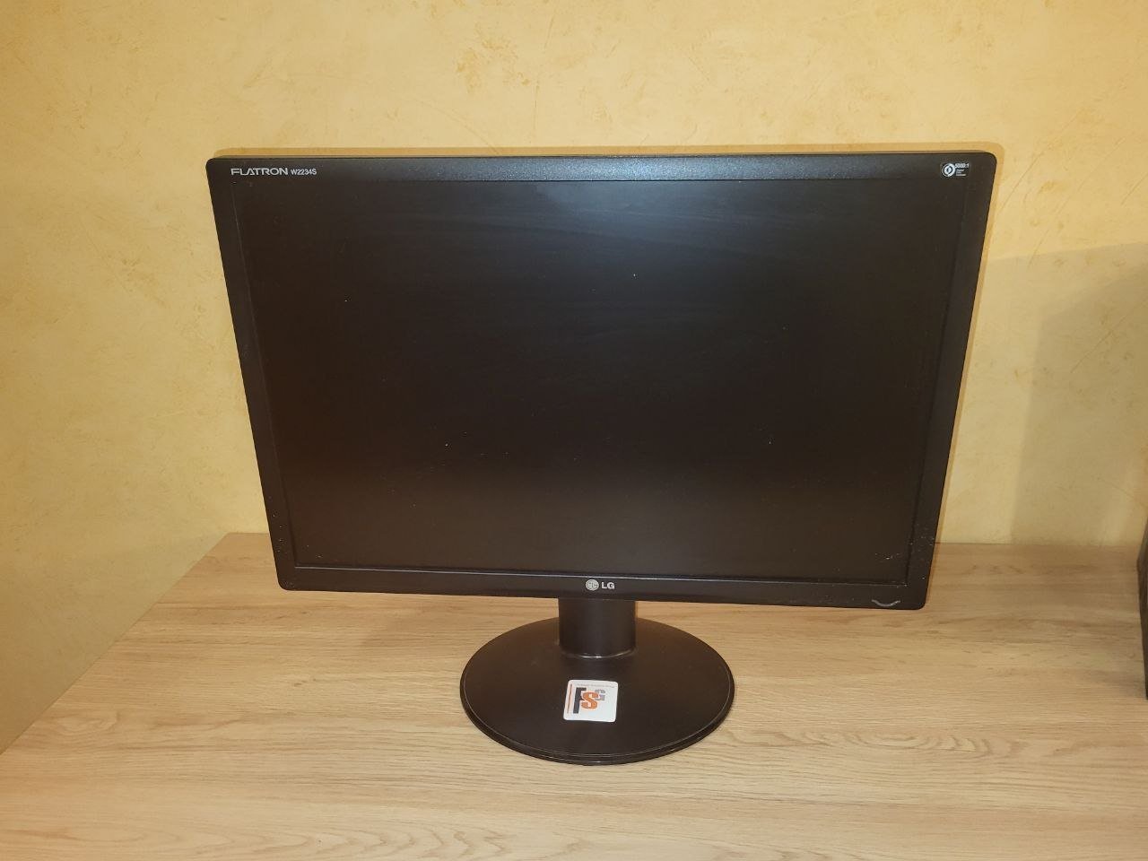 Monitor LG Flatron W2234S 22" VGA — Tiflis, Georgia