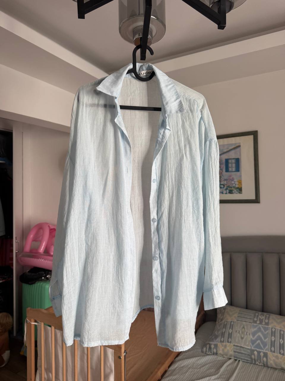Camisa ligera azul claro transparente — Alanya, Turquía Camisa ligera azul claro transparente — Alanya, Turquía