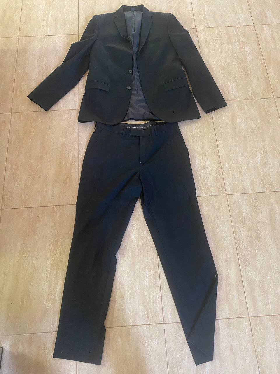 بدلة قطعتين M&S Slim 34/31 (أسود) — مستخدم مرة واحدة — لارنكا, قبرص