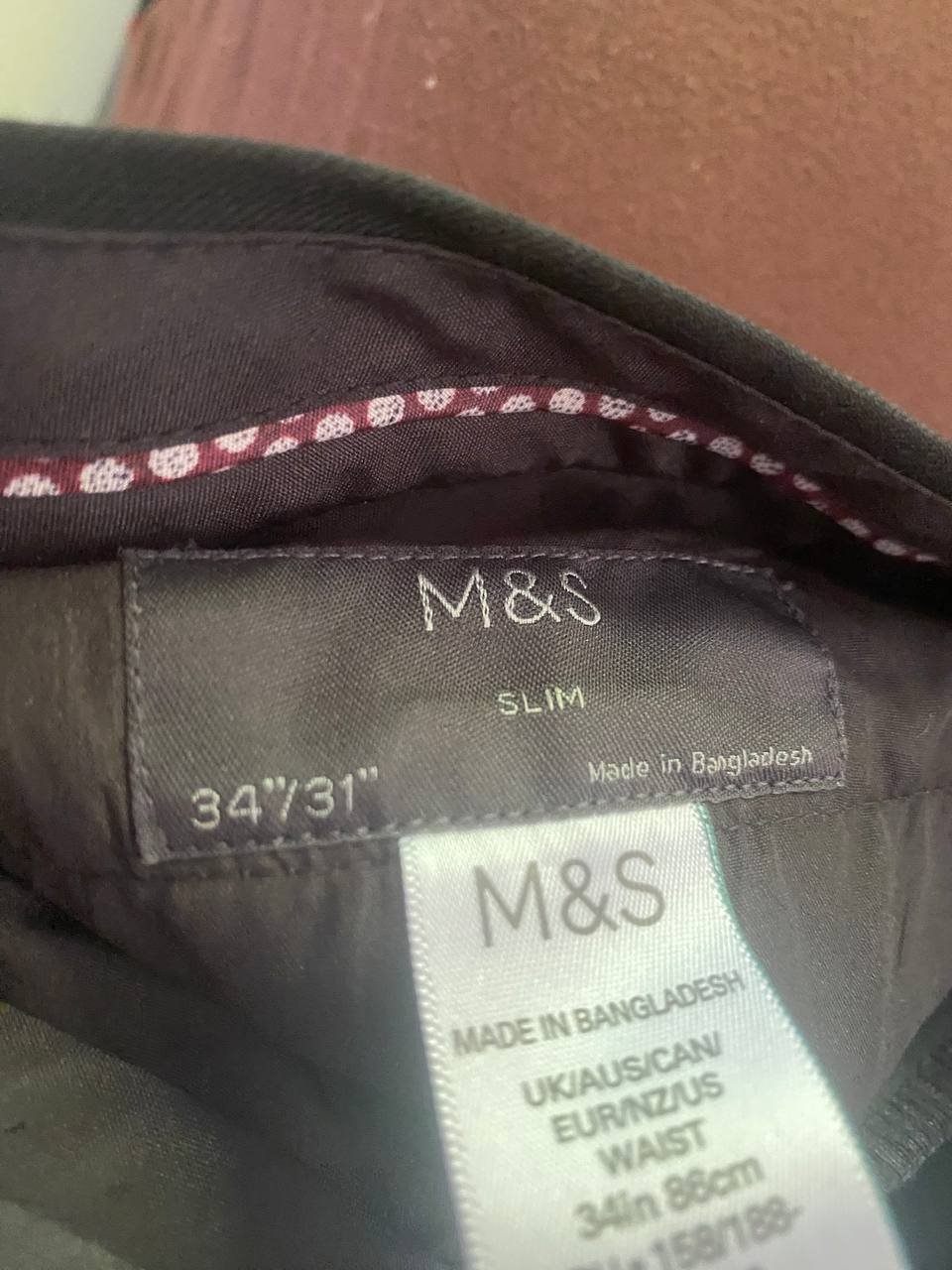 بدلة قطعتين M&S Slim 34/31 (أسود) — مستخدم مرة واحدة — لارنكا, قبرص