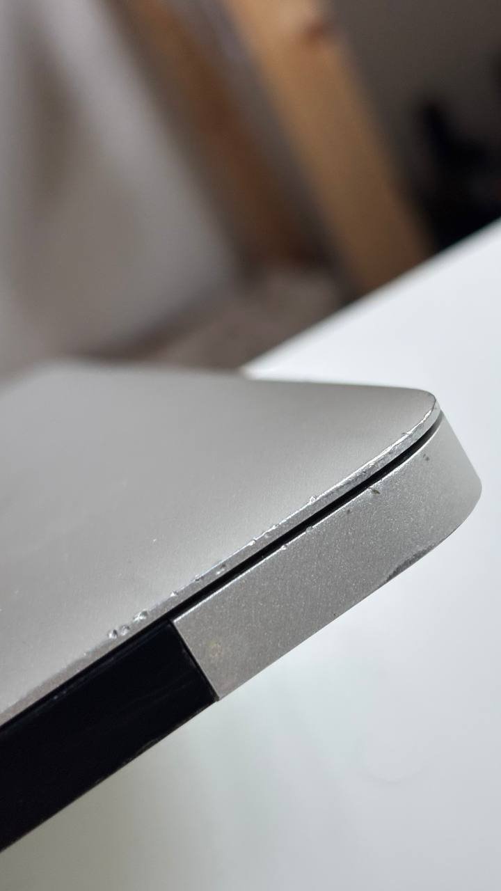 MacBook Air 13" 2017 para repuestos (problema de pantalla) — Belgrado, Serbia MacBook Air 13" 2017 para repuestos (problema de pantalla) — Belgrado, Serbia