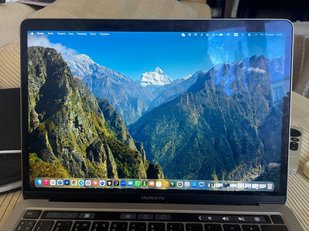 MacBook Pro 13 M1 8/512 с наклейками — Тбилиси, Грузия MacBook Pro 13 M1 8/512 с наклейками — Тбилиси, Грузия