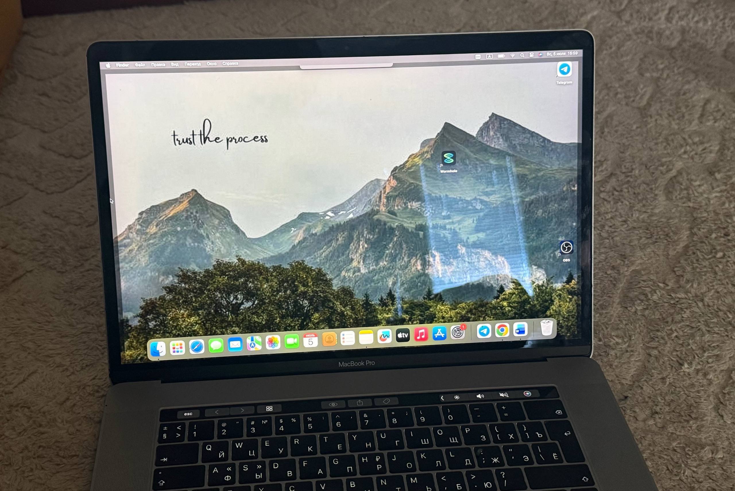 MacBook Pro 15" 2019 (funciona, pasta térmica cambiada) — usado — Belgrado, Serbia