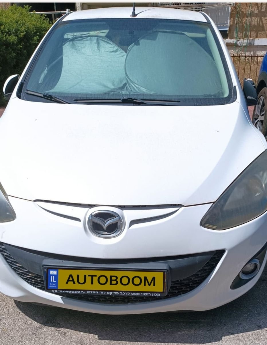 Mazda 2 2010 white automatic Dynamic — Tel Aviv, Israel