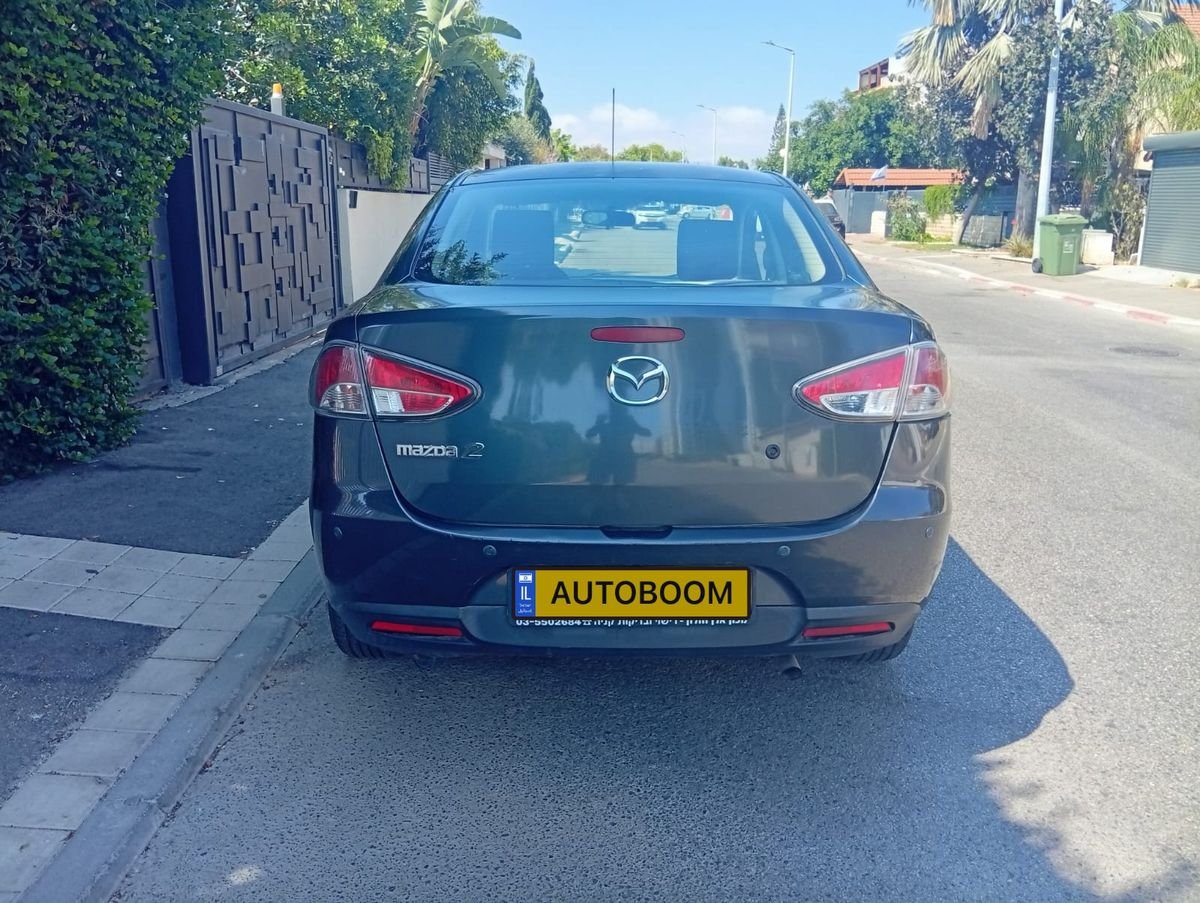 Mazda 2 2011 Active sedan gray — Tel Aviv, Israel