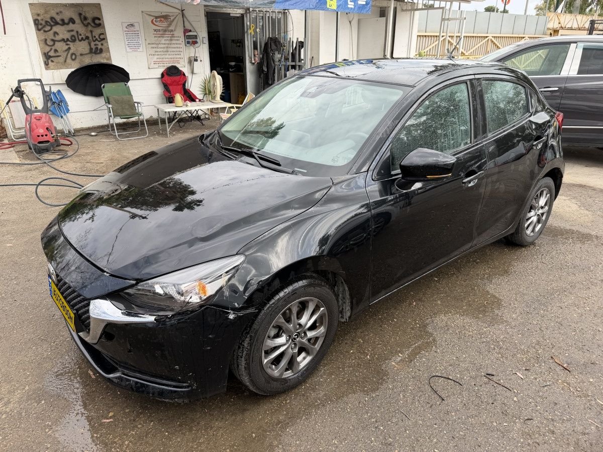 Mazda 2 2022 Dynamic automatic 1.5 petrol 116 hp 5 doors — Tel Aviv, Israel