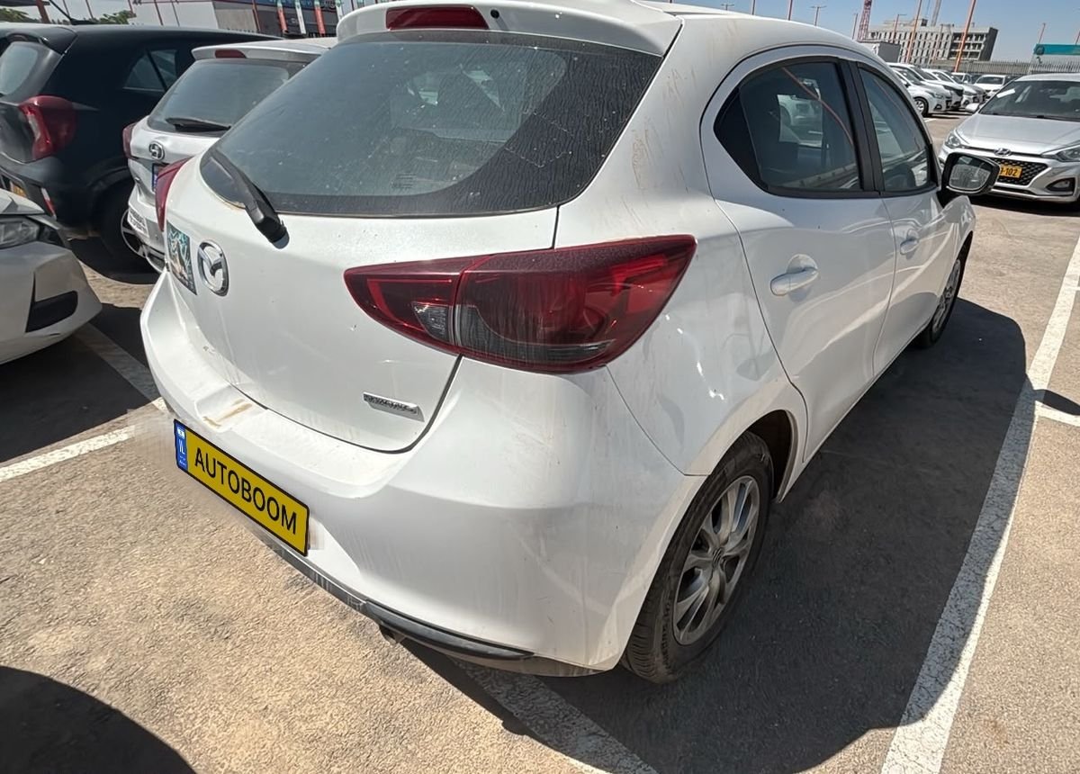 Mazda 2 2022 Dynamic white automatic — Tel Aviv, Israel