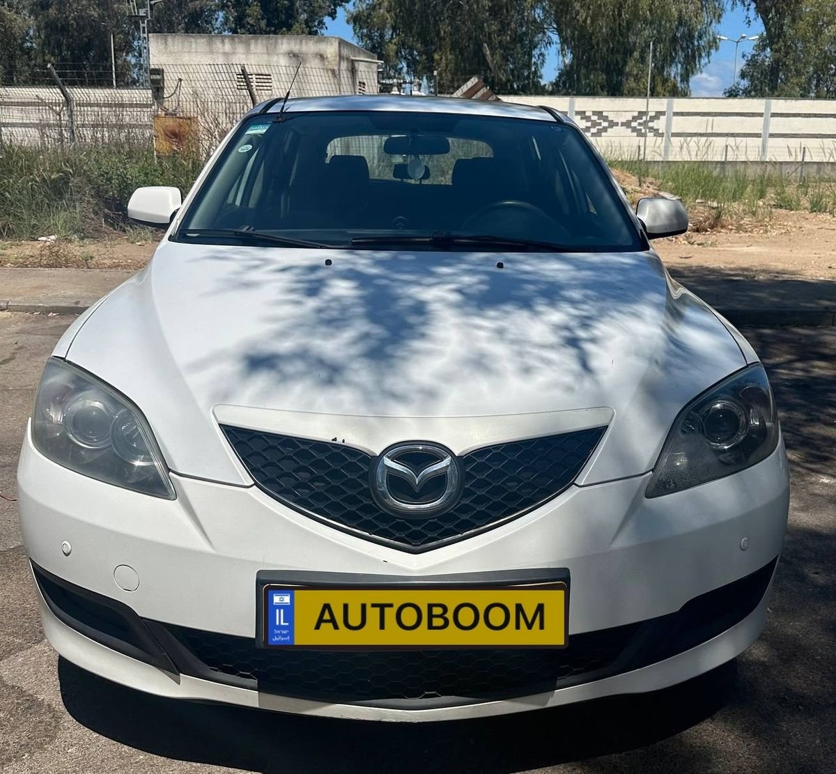 Mazda 3 2008 hatchback white, automatic, 1.6 Comfort — Tel Aviv, Israel