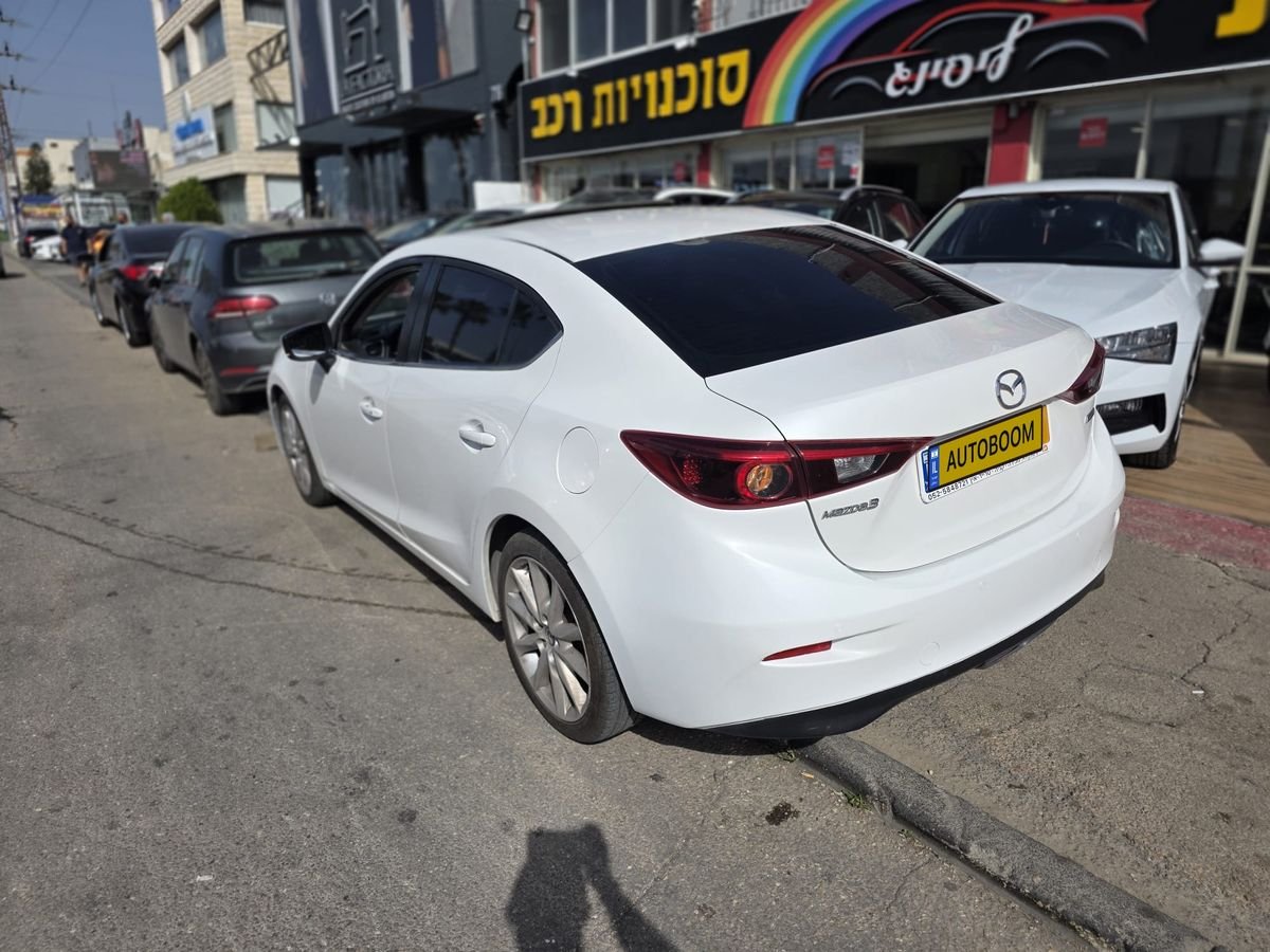 Mazda 3 2017 Premium sedan white automatic — Tel Aviv, Israel