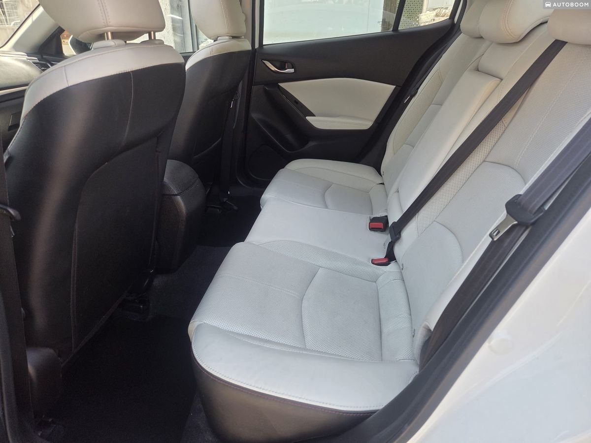 Mazda 3 2017 sedan Premium white — Rishon LeZion, Israel
