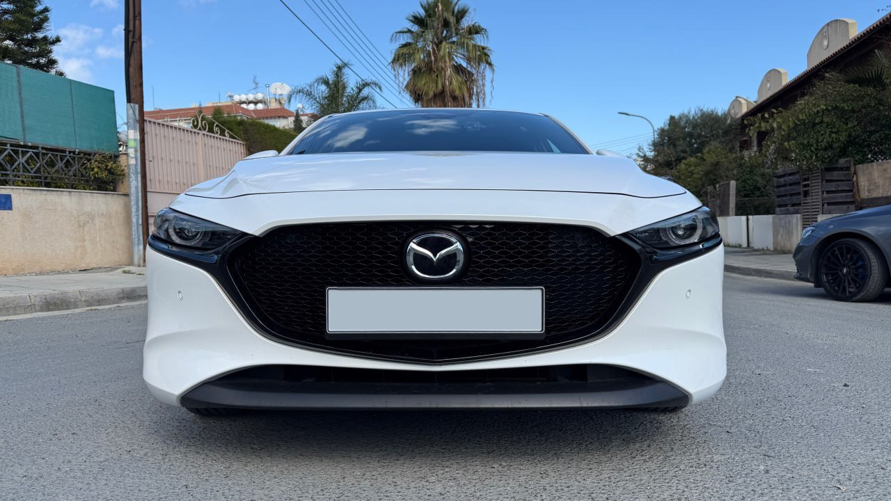 Mazda 3 2023 1.8 diésel automático hatchback — excelente — Limasol, Chipre