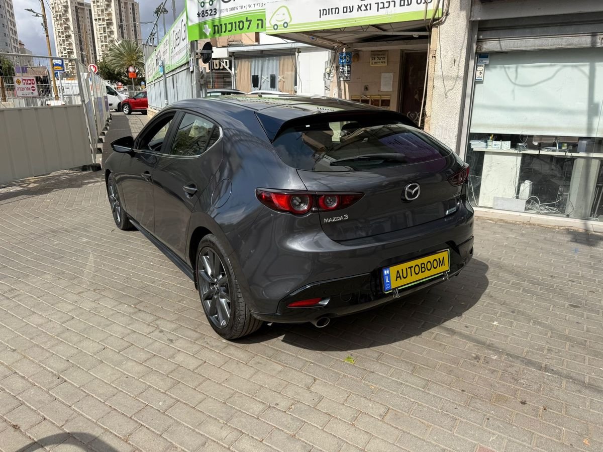 Mazda 3 Spirit 2021 hatchback gray automatic — Tel Aviv, Israel
