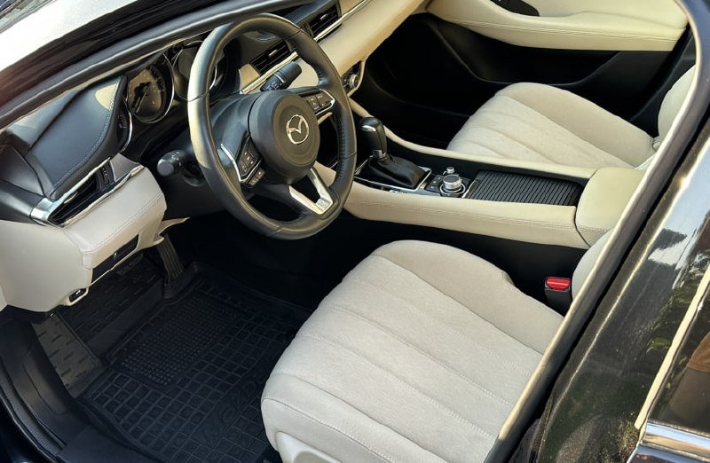 Mazda 6 2018 interior: beige leather seats — excellent — Moscow, Russia