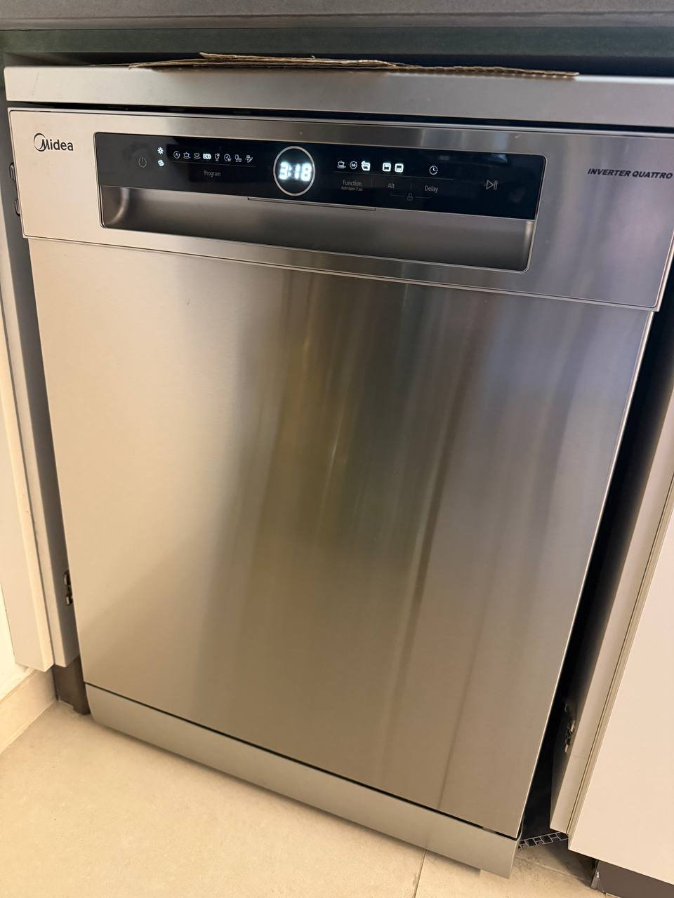 Посудомойка Midea 2000 AED (в комплекте с техникой) — Дубай, ОАЭ