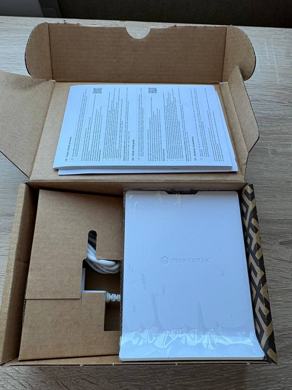Router MikroTik hAP ax lite LTE6 — nuevo — Batumi, Georgia