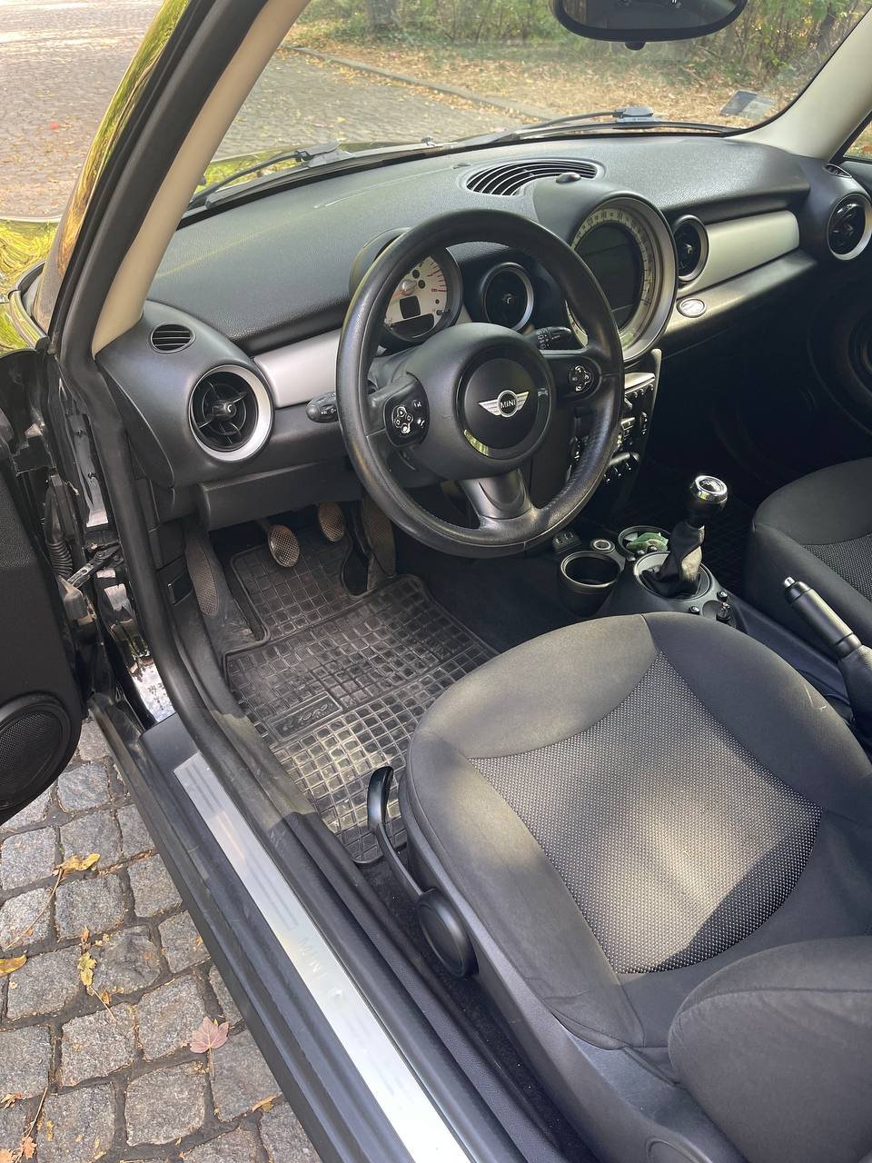 ميني ون 2013، 1.6 بنزين، ناقل يدوي، 4500€ — بلغراد, صربيا