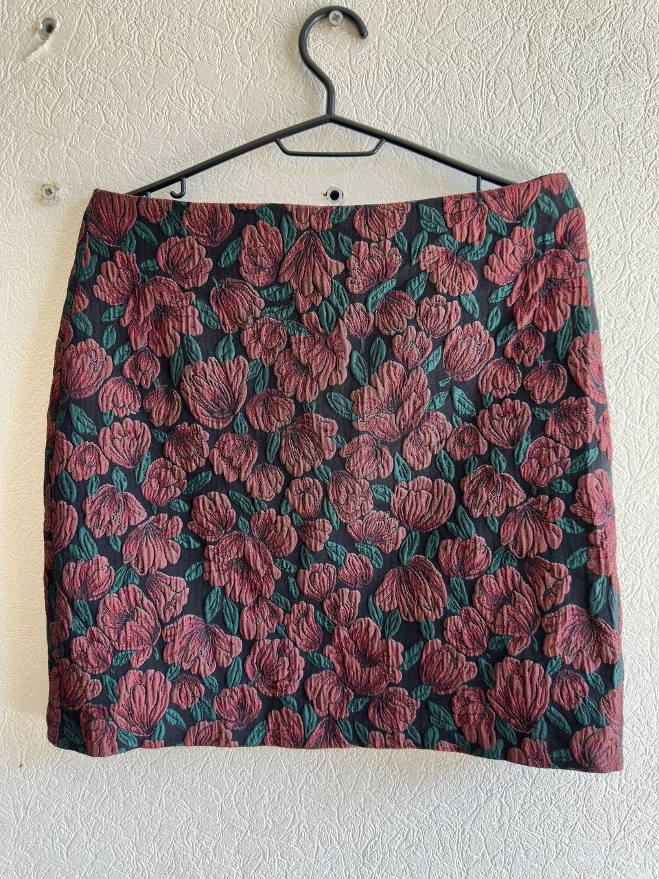 Mini skirt (M/L, length 45 cm) — Tbilisi, Georgia