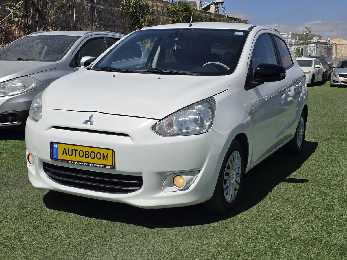 Mitsubishi Space Star 2013 white Instyle — Tel Aviv, Israel