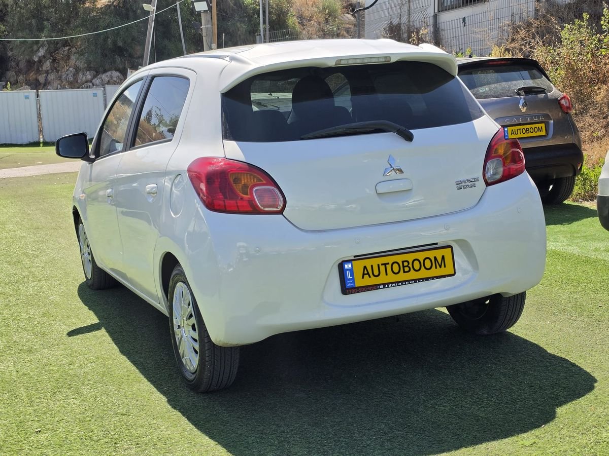 Mitsubishi Space Star 2013 white Instyle — Tel Aviv, Israel