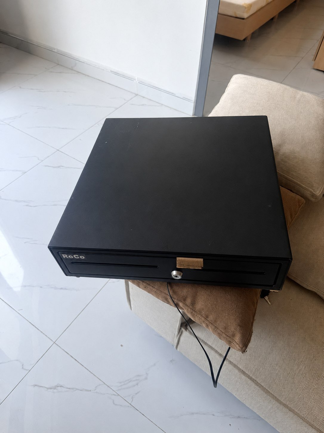 Caja para guardar dinero Roco JASON, nueva — new — Da Nang, Vietnam