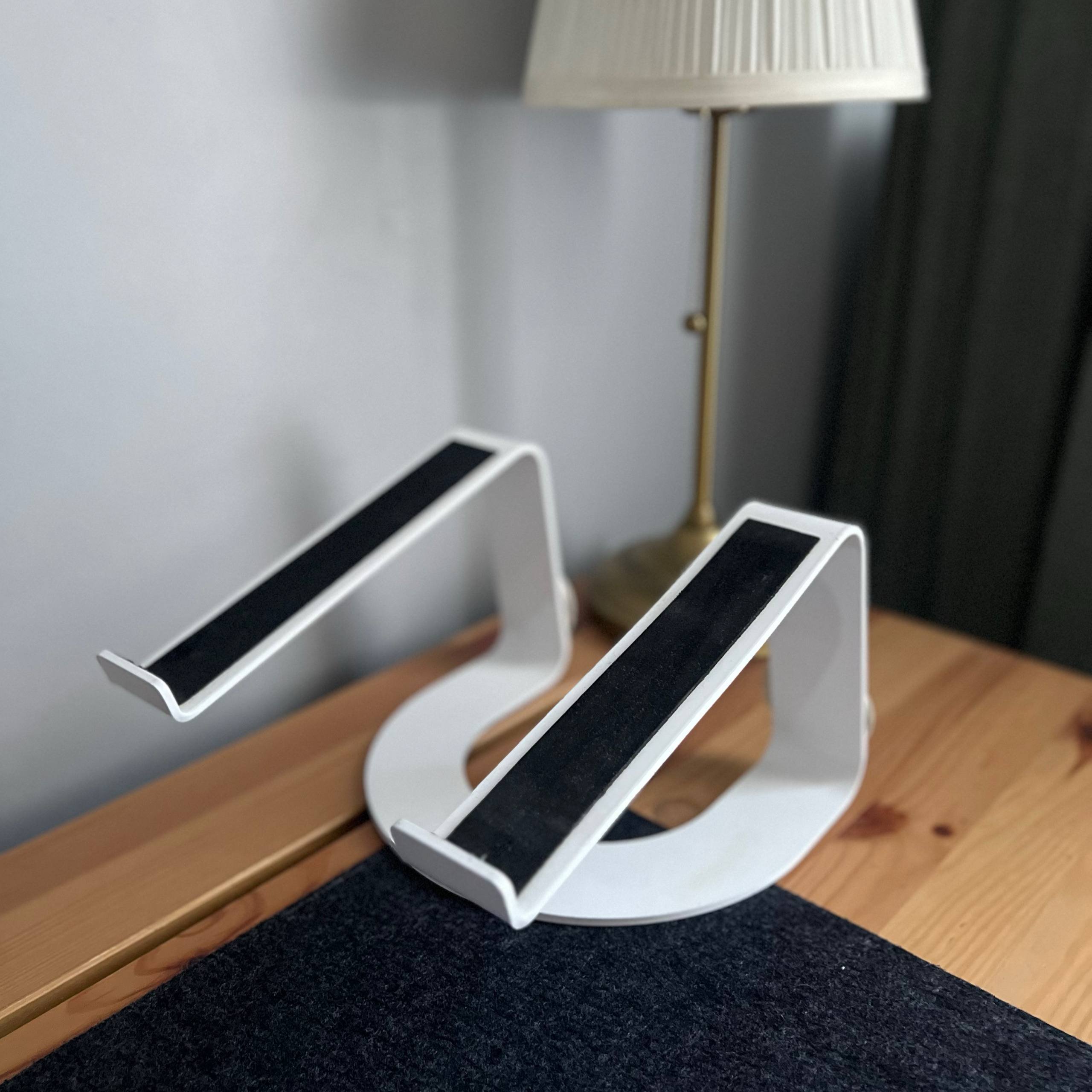 Monolith metal stand (very sturdy) — used — Istanbul, Turkey