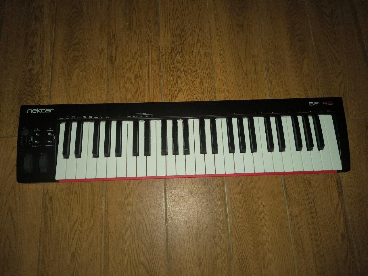 Teclado MIDI Nektar SE 49 — Da Nang, Vietnam Teclado MIDI Nektar SE 49 — Da Nang, Vietnam