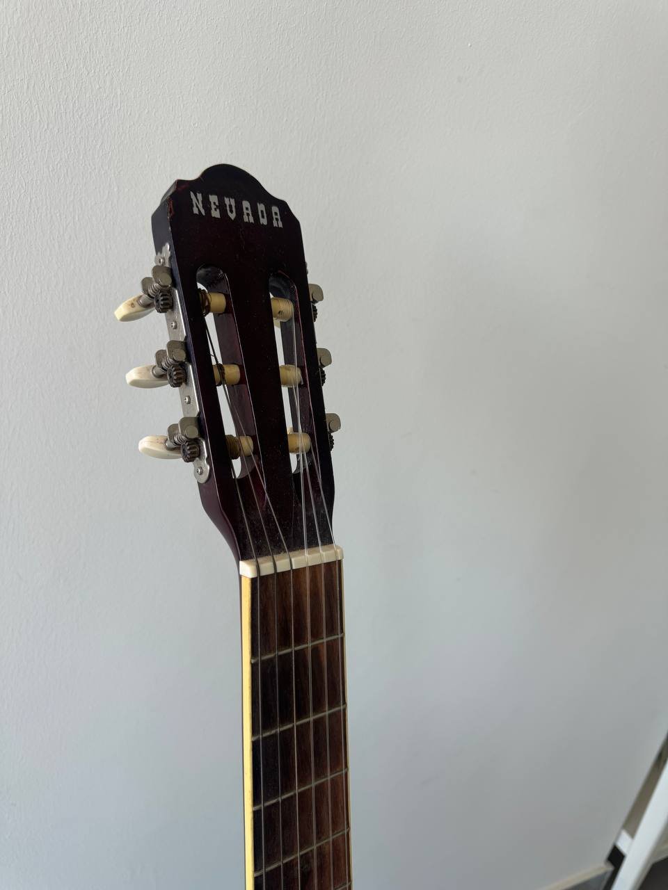 Nevada Sunburst guitar + stand and case — Alanya, Turkey