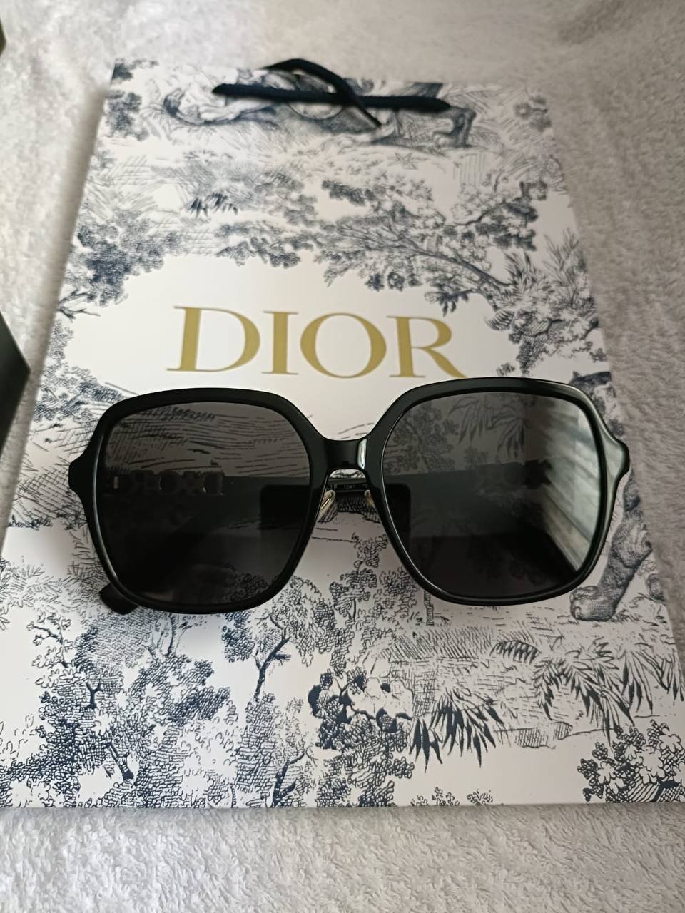 Новые очки Dior с аксессуарами — Барселона, Испания