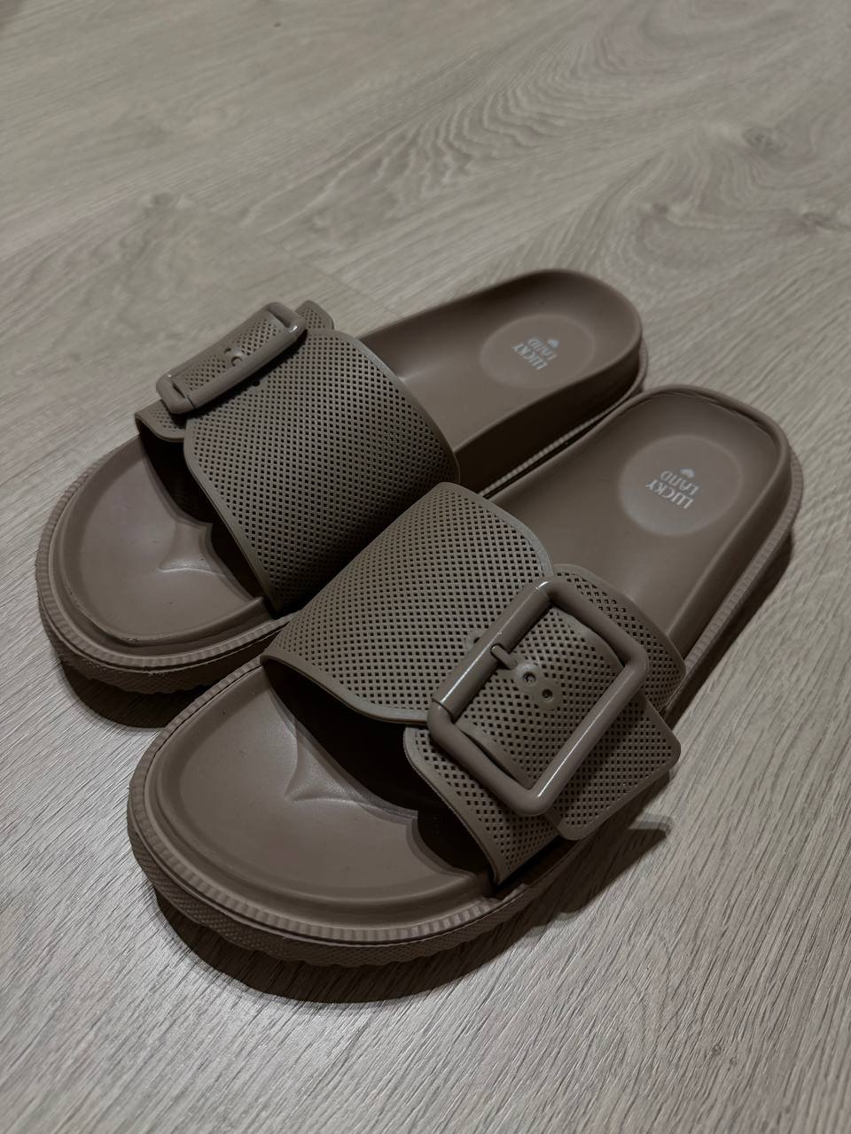 New soft Lucky sandals size 41 — Valencia, Spain New soft Lucky sandals size 41 — Valencia, Spain