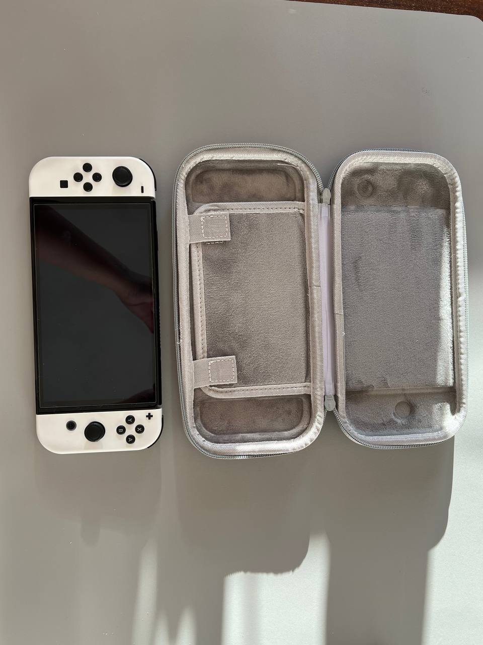 Nintendo Switch OLED White (not modded) bundle — excellent — Novi Sad, Serbia