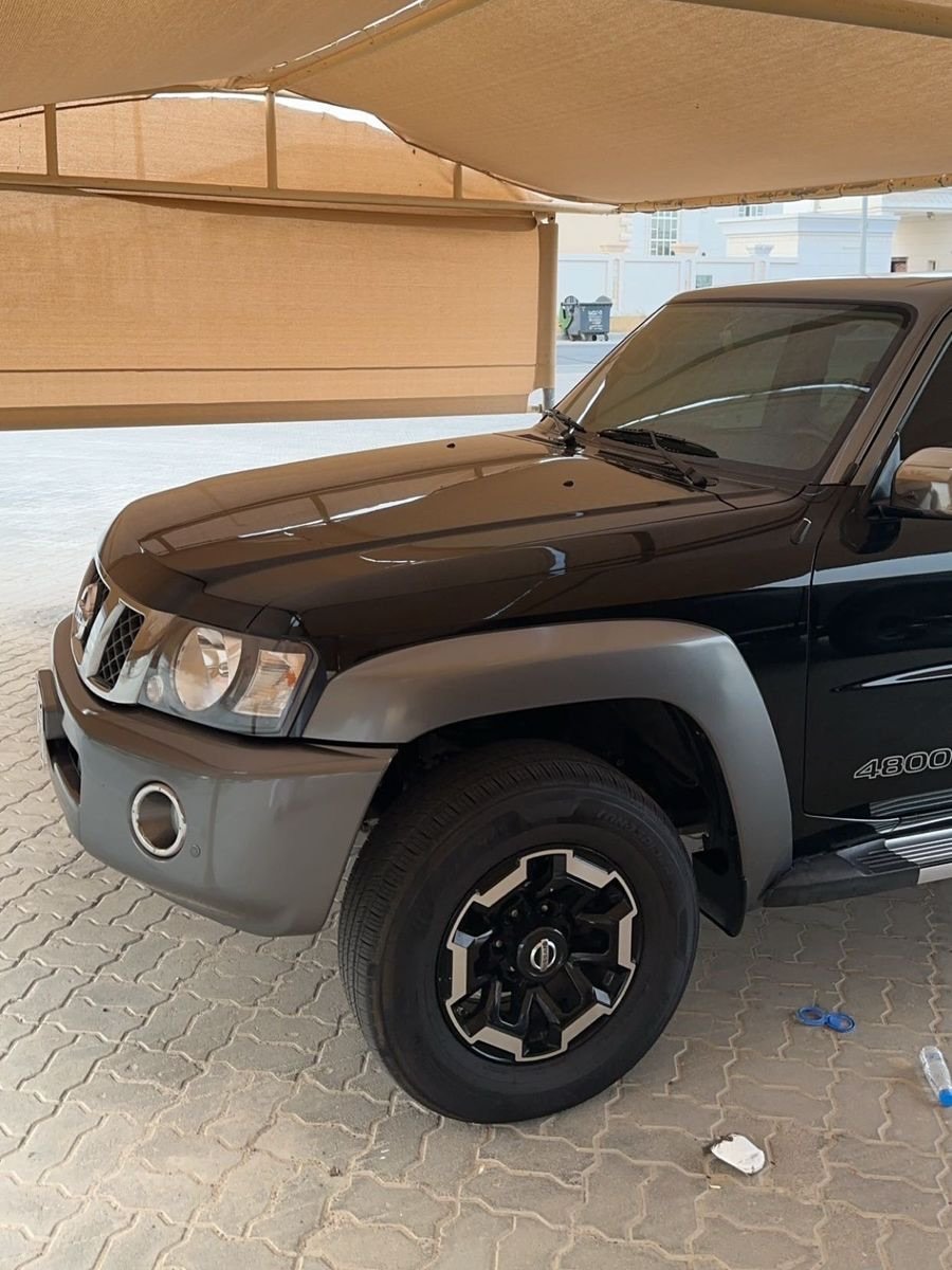 Nissan Frontier 4800 — دبي, الإمارات Nissan Frontier 4800 — دبي, الإمارات