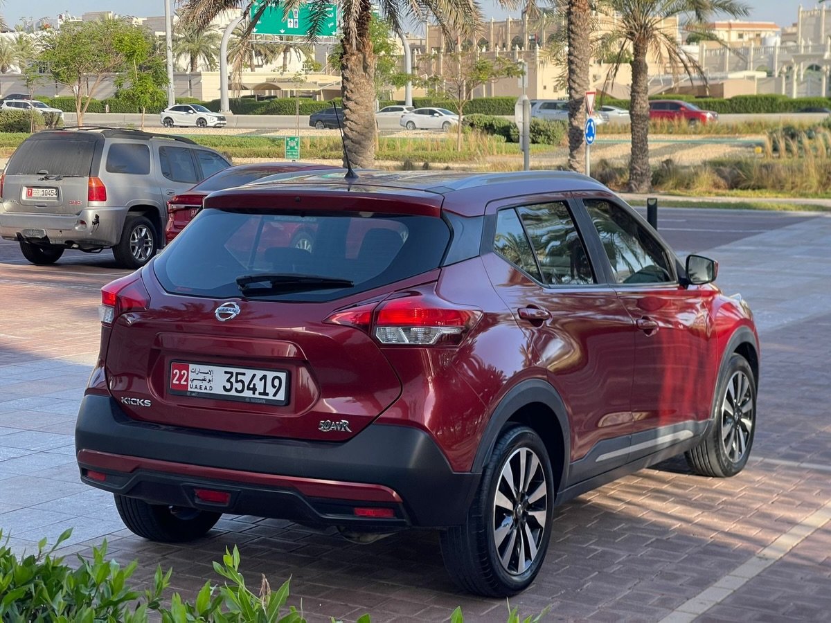 Nissan Kicks 2018 rojo (GCC) — Dubái, EAU