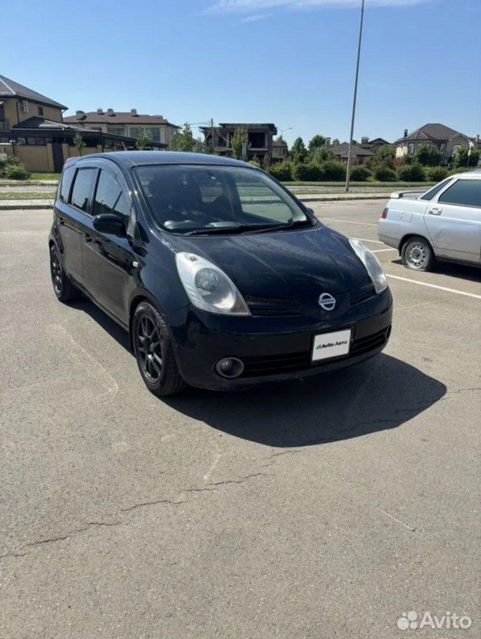 Nissan Note 1.5 CVT 2005, 252000 km — usado — Sochi, Rusia