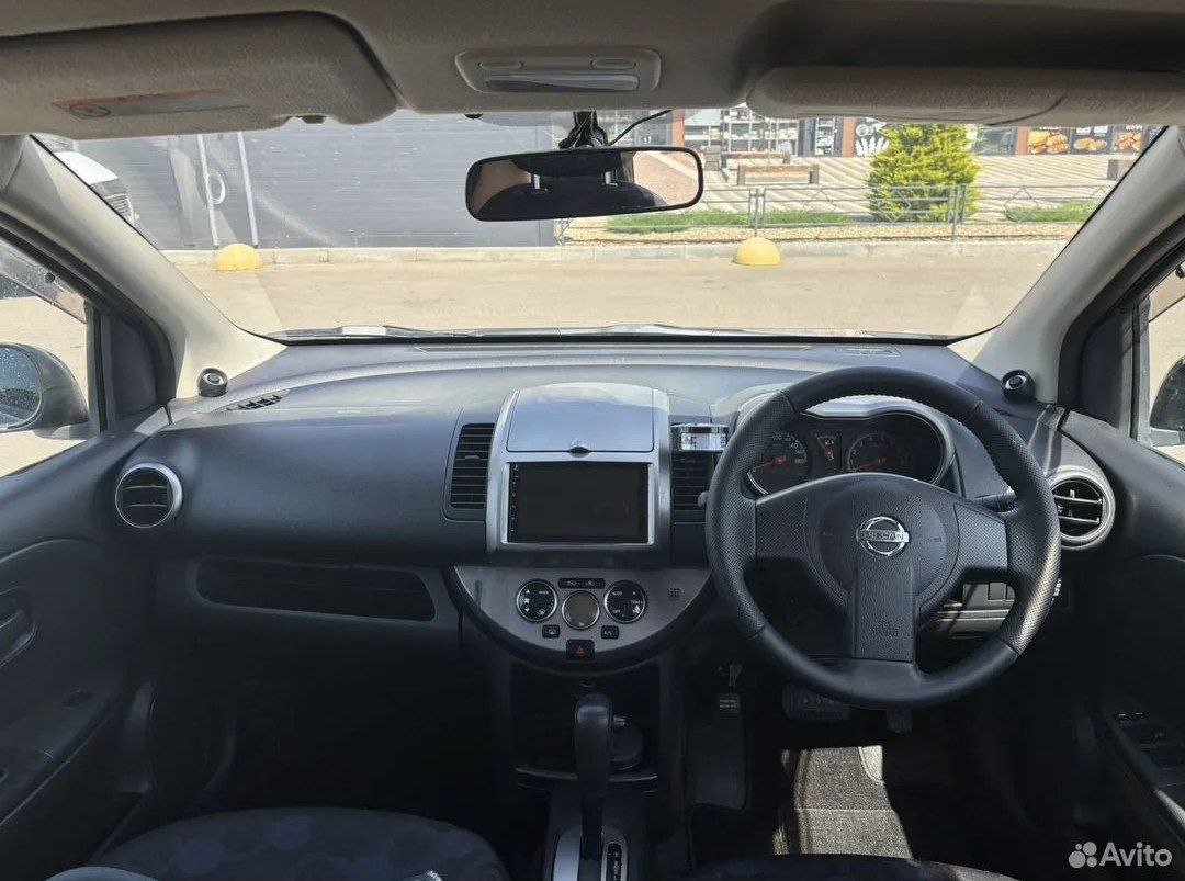 Nissan Note 1.5 CVT 2005, 252000 km — usado — Sochi, Rusia
