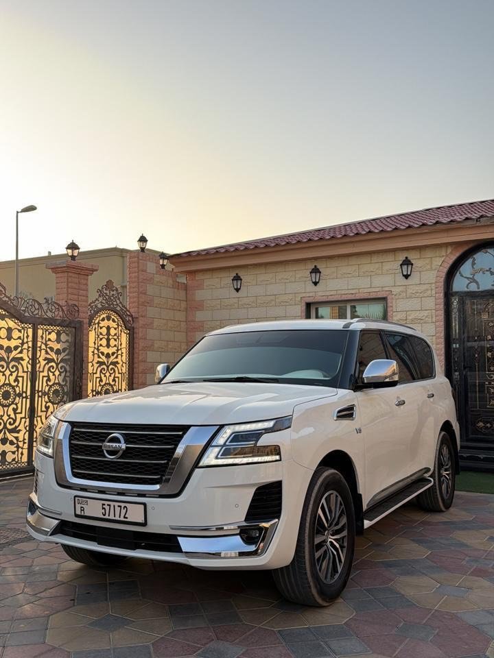 Nissan Pathfinder 2014 white (V8) — Dubai, UAE