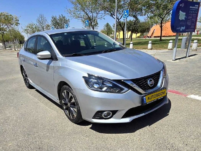 Nissan Sentra 2018 SR silver sedan — Tel Aviv, Israel