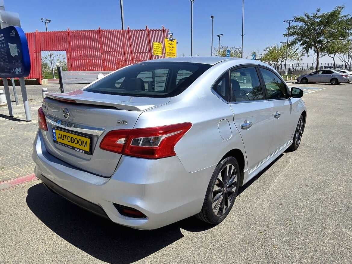 Nissan Sentra 2018 SR silver sedan — Tel Aviv, Israel