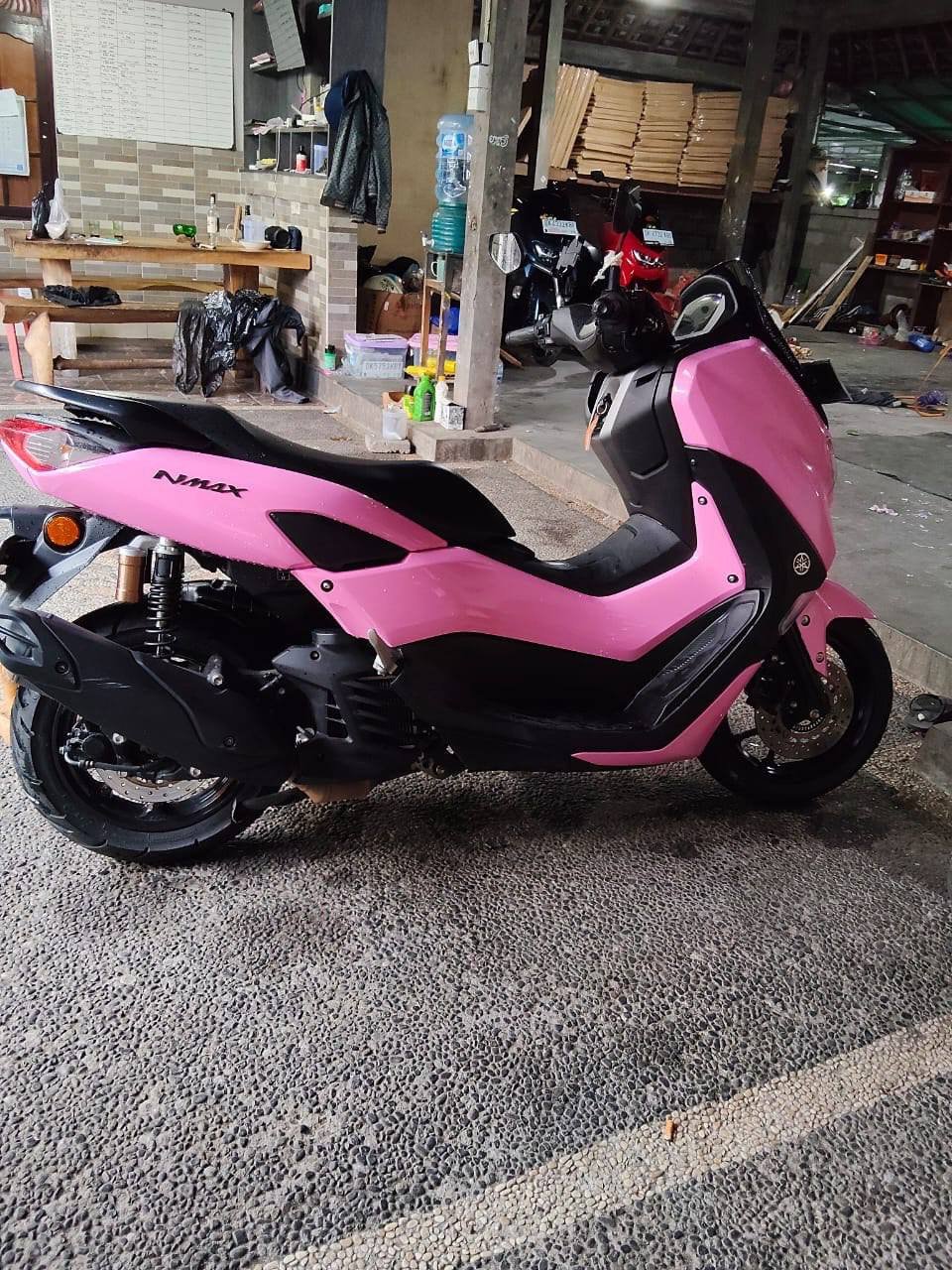 Scooter NMAX (NMAX en la foto) — Bali, Indonesia