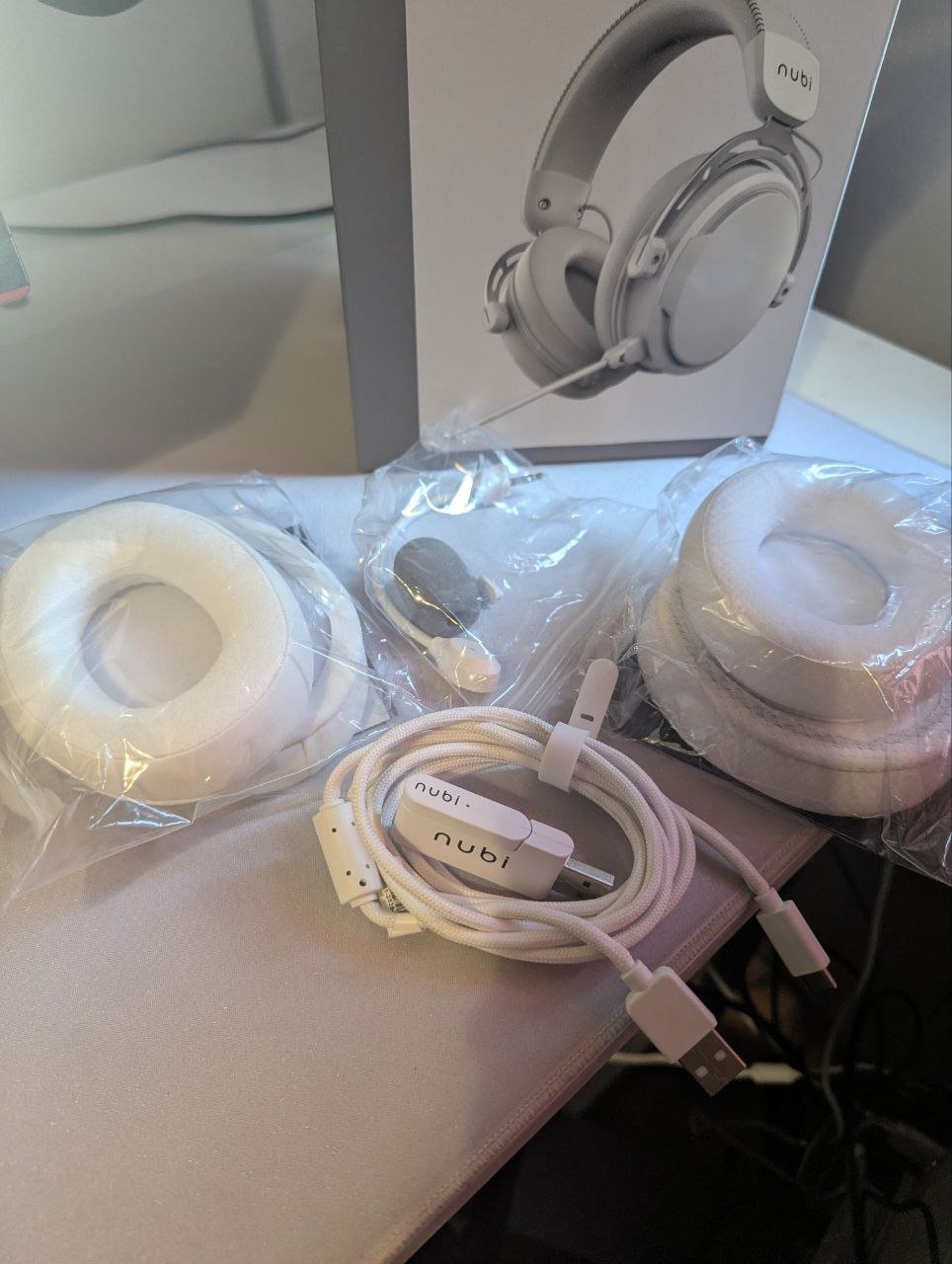 NUBI NH1 Pro Wireless White наушники — Батуми, Грузия NUBI NH1 Pro Wireless White наушники — как новый — Батуми, Грузия