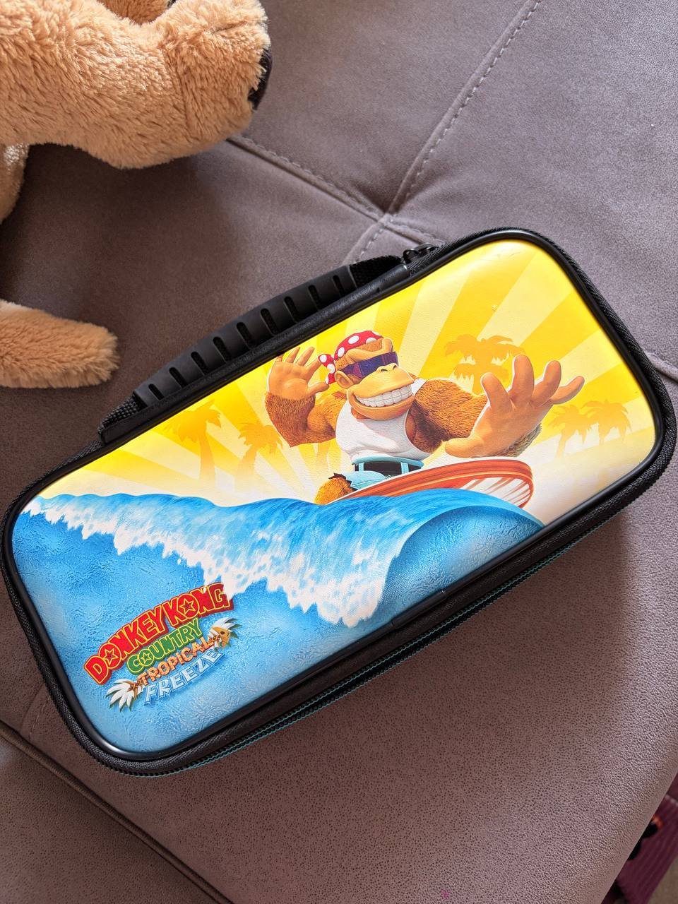 Чехол Nintendo Switch OLED фирменный, отличное состояние — Нови Сад, Сербия