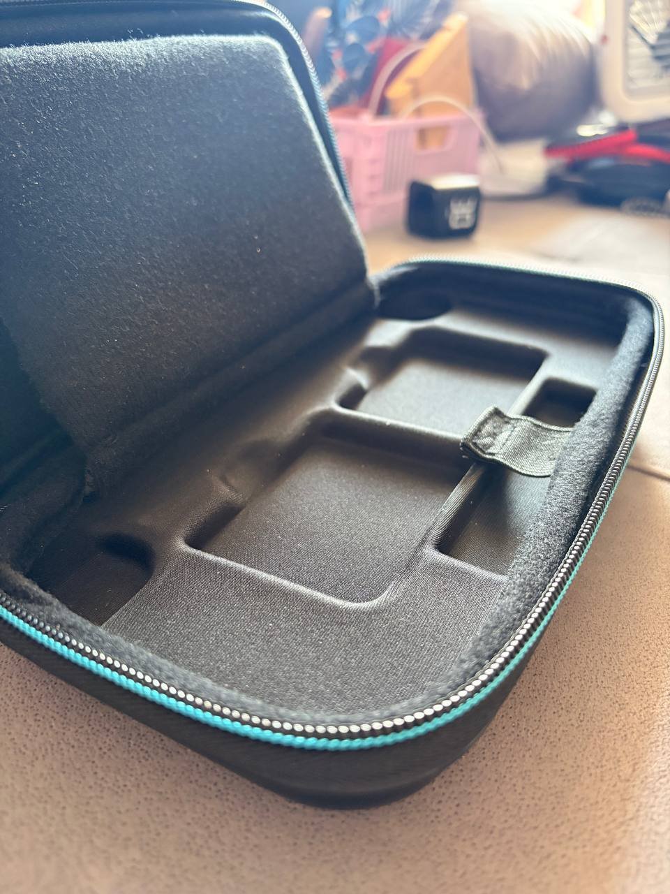 Чехол Nintendo Switch OLED фирменный, отличное состояние — Нови Сад, Сербия